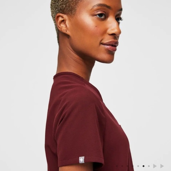 Figs Women's Short Sleeve Tee - Burgundy - Picture 4 of 8